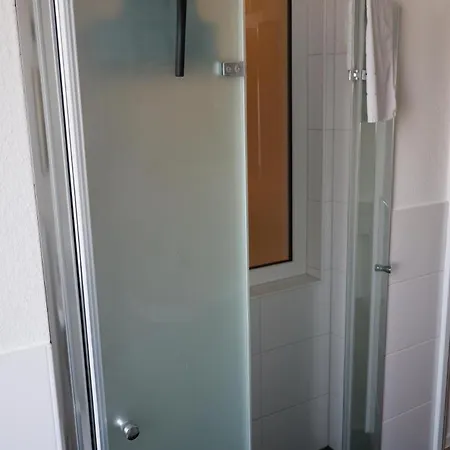 1 * Ratingen